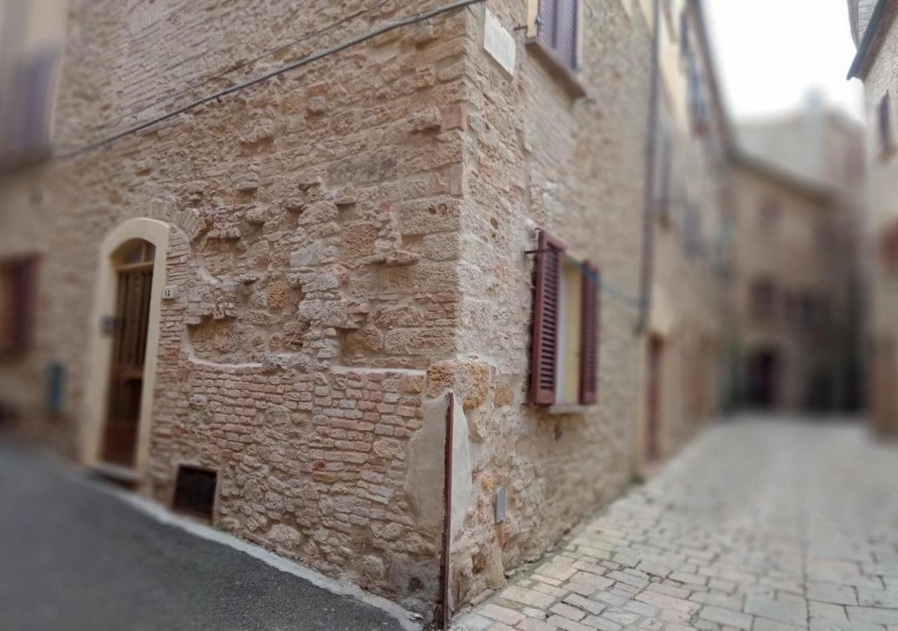 Appartamento Il Mandorlo Nel Centro Di Вольтерра Екстер'єр фото